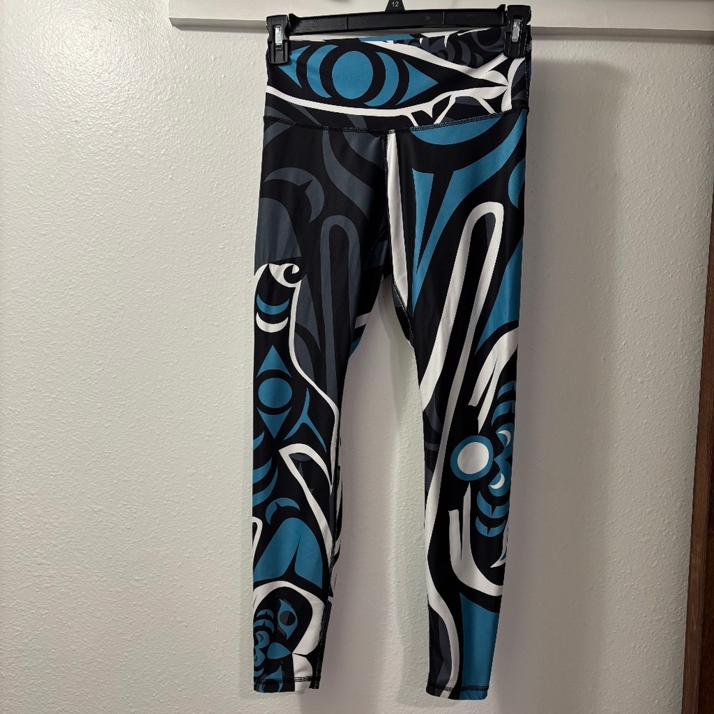 NoMiNoU Activewear leggings with artist design print size S - Canada made